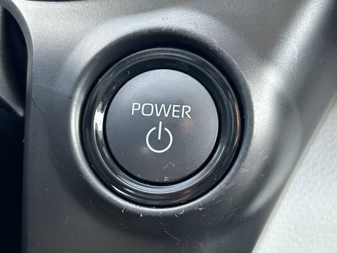Certified 2025 Toyota Sienna LE FWD image 33
