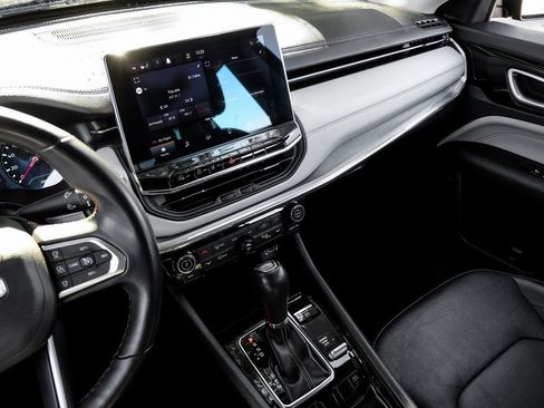 Used 2022 Jeep Compass Limited image 33