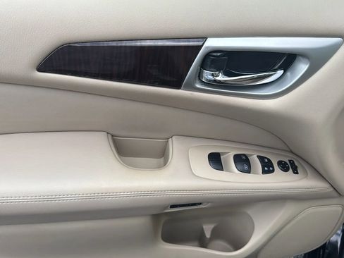 Used 2014 Nissan Pathfinder Platinum w/ Platinum Premium Package image 17