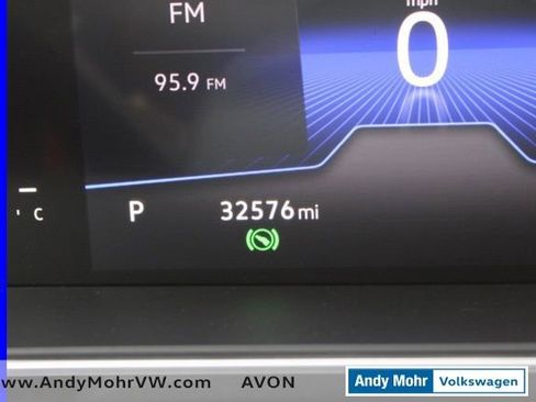 Used 2025 Volkswagen Jetta SE image 33