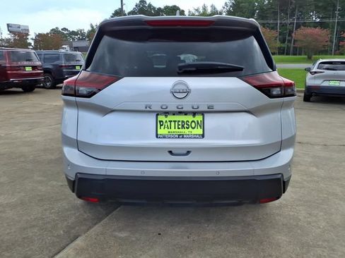 Used 2025 Nissan Rogue SV FWD image 3