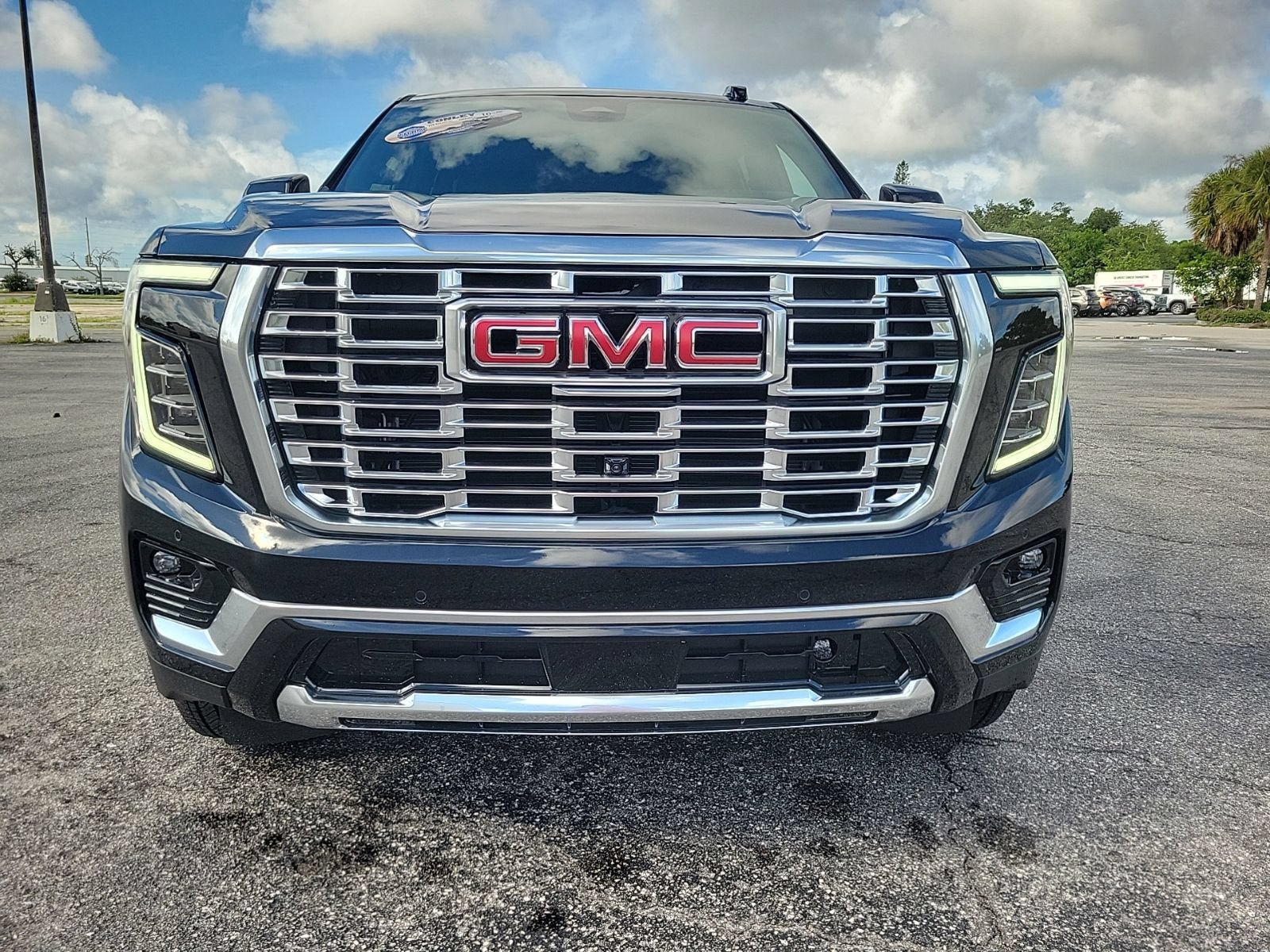 New 2026 GMC Yukon Denali w/ Denali Reserve Package AWD/4WD image 3