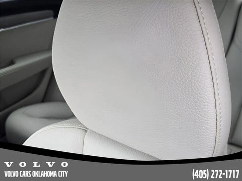 Used 2025 Volvo S90 B6 Plus image 9