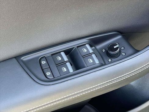 Used 2022 Audi Q8 Prestige AWD/4WD image 16