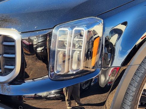 Used 2024 Kia Telluride SX w/ Towing Package image 13
