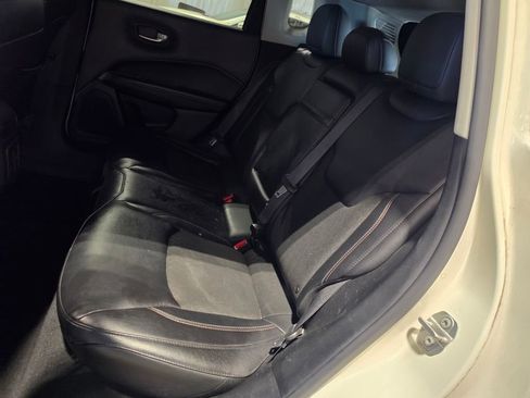 Used 2018 Jeep Compass Latitude w/ Popular Equipment Group image 7