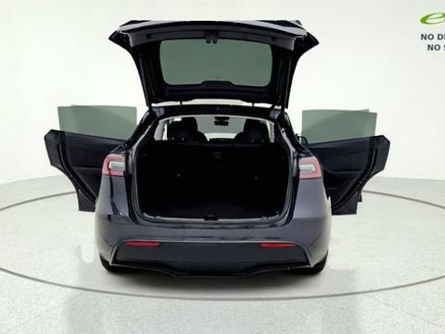Used 2024 Tesla Model Y Performance AWD/4WD image 17