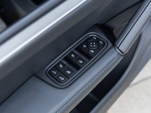 Certified 2026 Porsche Cayenne S AWD/4WD image 23