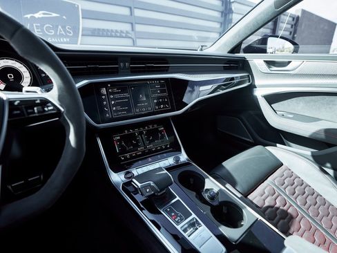 Used 2024 Audi RS 7 Performance w/ Black Optic Package image 67