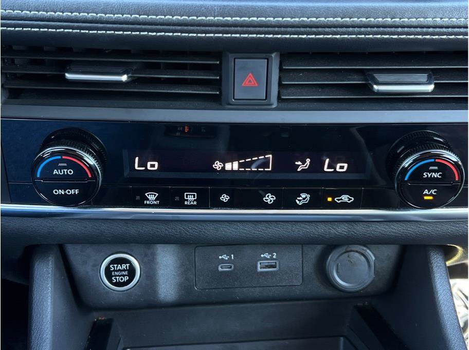 Used 2023 Nissan Rogue SV FWD image 16