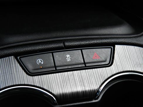 Used 2023 GMC Acadia SLT FWD image 31