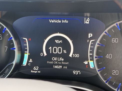 Used 2026 Chrysler Pacifica Pinnacle FWD image 34