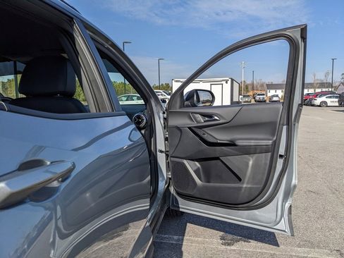 Used 2025 Chevrolet Equinox LT w/ Convenience Package II image 56