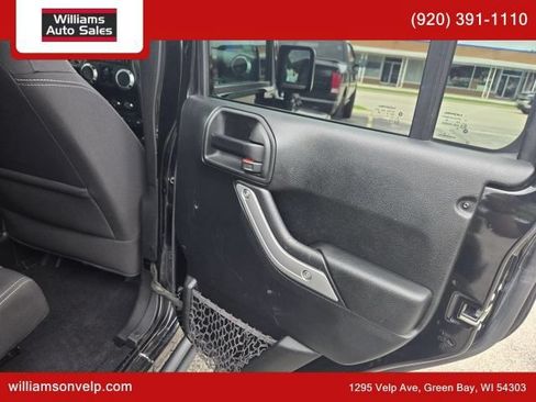 Used 2018 Jeep Wrangler Unlimited Sahara w/ Max Tow Package AWD/4WD image 16