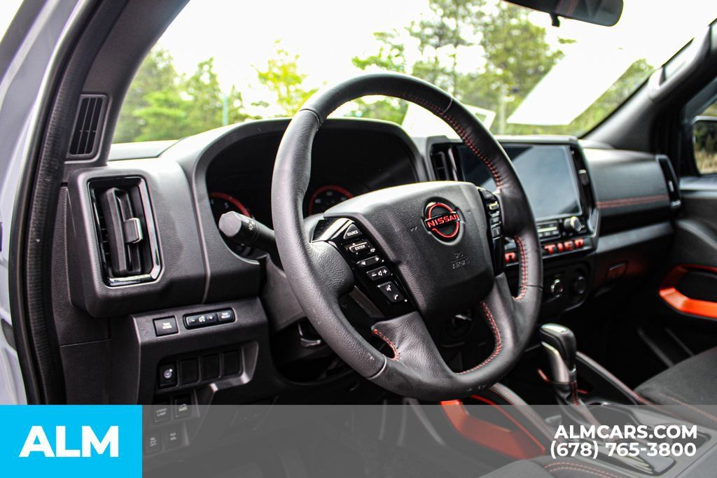 Used 2025 Nissan Frontier PRO-4X AWD/4WD image 31