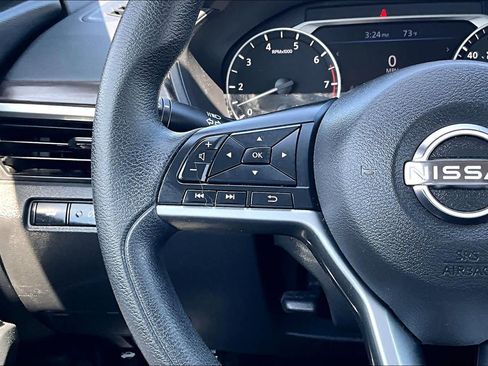 Used 2023 Nissan Altima 2.5 SV FWD image 24