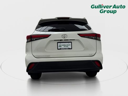 Used 2021 Toyota Highlander XLE FWD image 7
