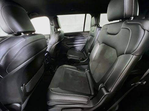 Used 2023 Jeep Grand Cherokee L Laredo AWD/4WD image 23