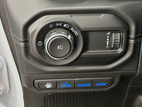 Used 2024 Jeep Wrangler Sahara w/ Technology Group image 17