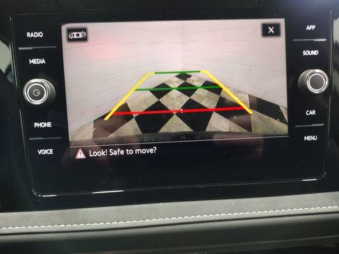 New 2025 Volkswagen Taos SE image 8