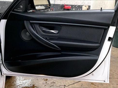 Used 2018 BMW M3 image 26