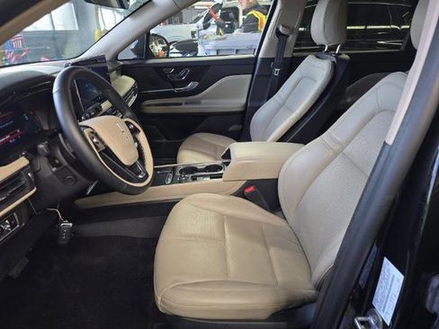 Used 2025 Lincoln Corsair AWD w/ Equipment Group 101A image 12