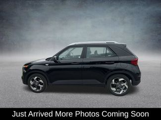 Used 2025 Hyundai Venue SEL FWD video 2