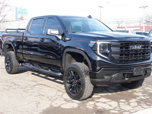 Used 2023 GMC Sierra 1500 Elevation w/ X31 Off-Road Package AWD/4WD image 4