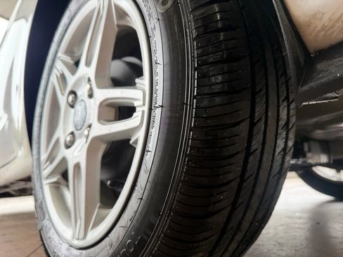 Used 2018 Ford Fiesta SE image 25