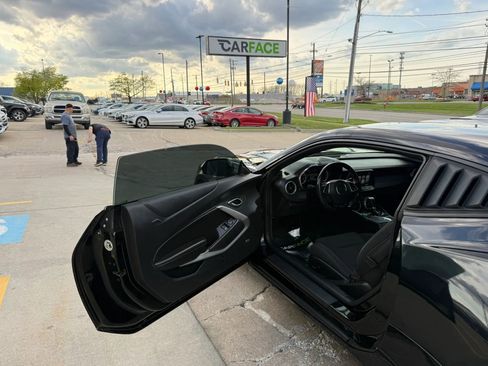 Used 2017 Chevrolet Camaro LT w/ Technology Package image 17