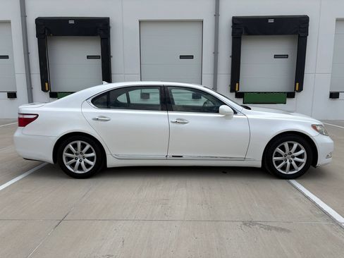 Used 2007 Lexus LS 460 L RWD image 3