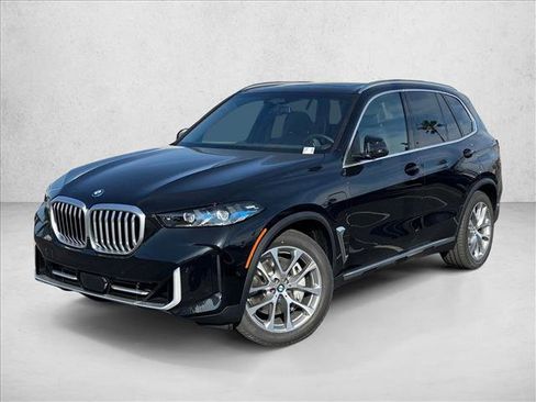 New 2026 BMW X5 xDrive50e image 2