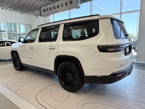 New 2026 Jeep Grand Wagoneer Limited AWD/4WD image 7