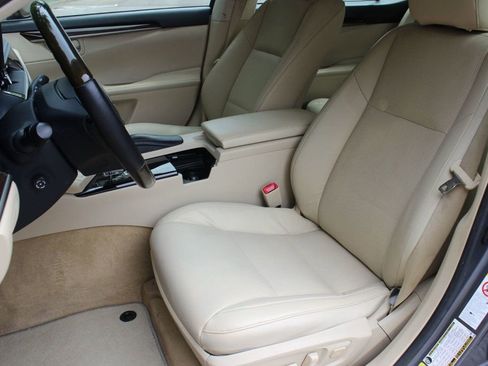 Used 2015 Lexus ES 350 w/ Luxury Package FWD image 21