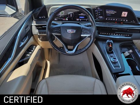 Used 2022 Cadillac Escalade Premium Luxury image 21