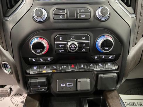 Used 2022 GMC Sierra 3500 Denali w/ Denali Ultimate Package AWD/4WD image 38