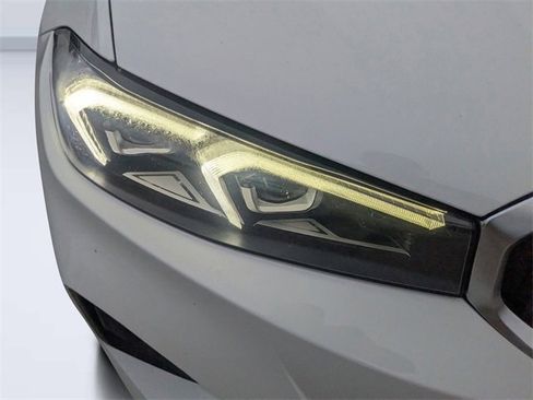 Used 2023 BMW 330i Sedan image 9