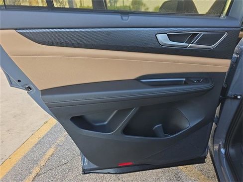 New 2026 Volkswagen Atlas Cross Sport SEL image 9