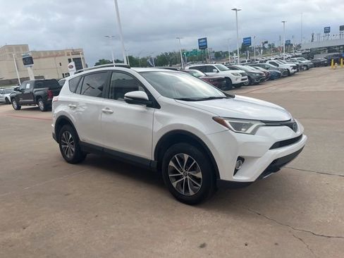Used 2017 Toyota RAV4 XLE image 4