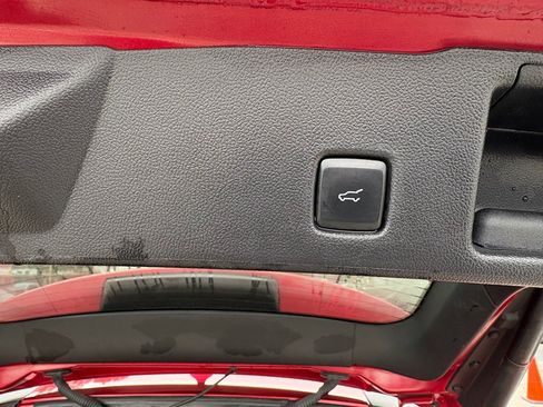 Used 2022 Ford Escape SE w/ SE Sport Appearance Package image 10