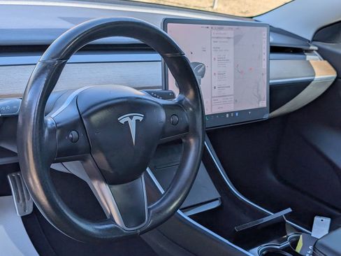 Used 2019 Tesla Model 3 Long Range image 28