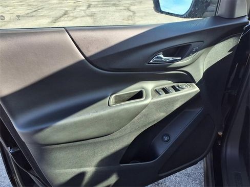 Used 2022 Chevrolet Equinox LT image 47