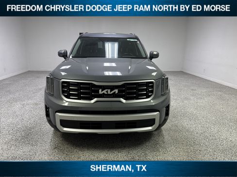 Used 2025 Kia Telluride S FWD image 2
