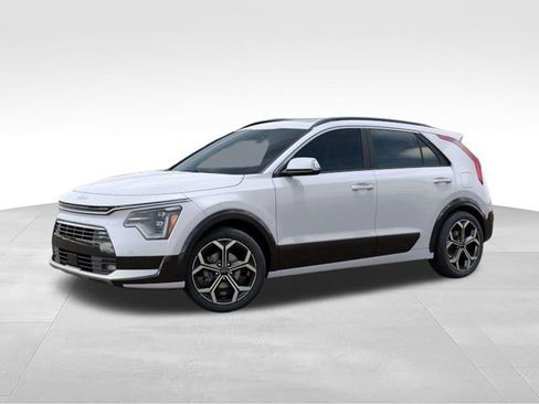 New 2025 Kia Niro SX Touring FWD image 3