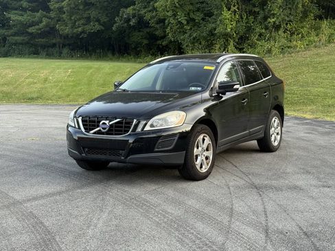 Used 2013 Volvo XC60 3.2 AWD/4WD image 1