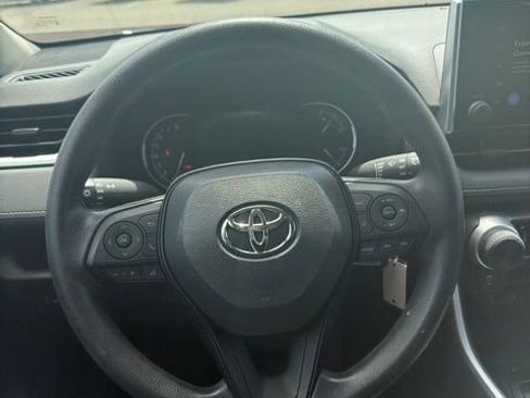 Used 2023 Toyota RAV4 LE AWD/4WD image 15