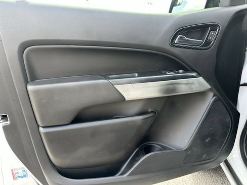 Used 2021 Chevrolet Colorado LT w/ Fleet Safety Package image 18