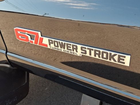 Certified 2025 Ford F350 Platinum image 31