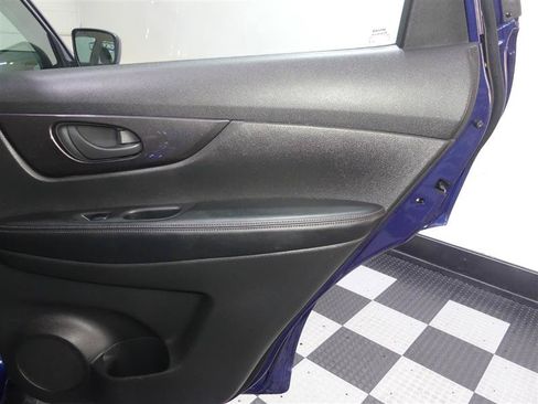 Used 2020 Nissan Rogue S AWD/4WD image 26