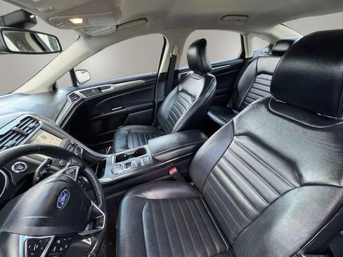 Used 2018 Ford Fusion SE w/ Equipment Group 602A FWD image 11
